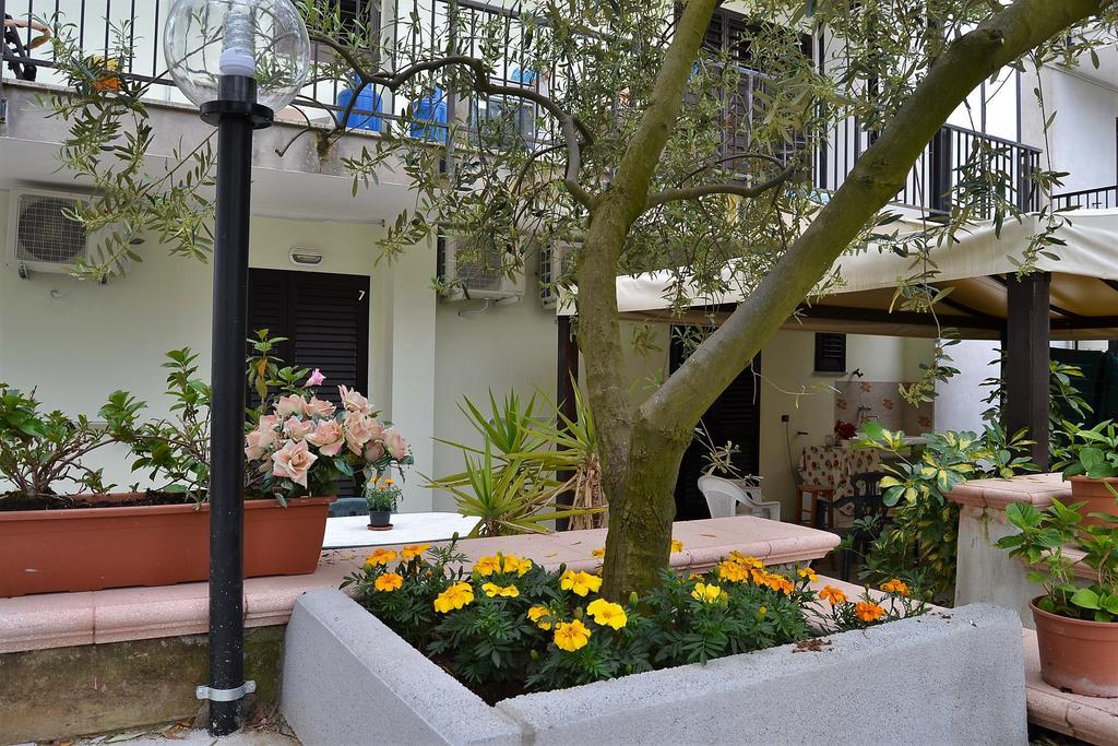 Il Girasole Formia Guesthouse Rooms Eksteriør bilde